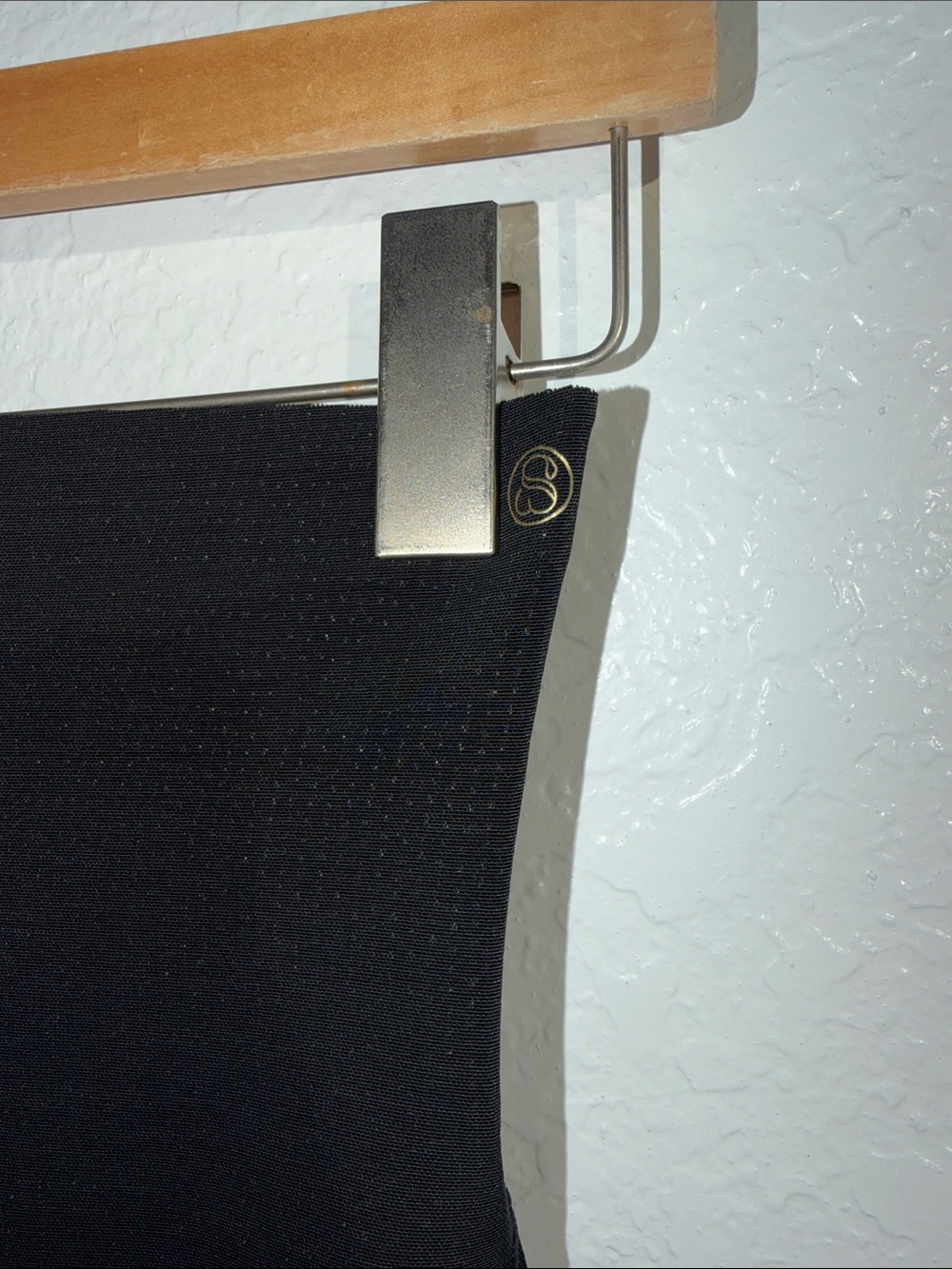 NWOT MeshSmooth™ Butt-Lifting Capri nwot - Picture 6 of 9